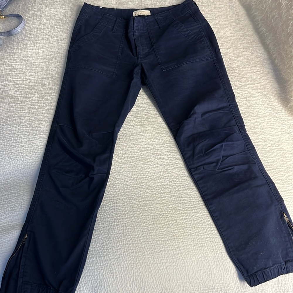 Golden by TNA (aritzia) joggers in blue, size 4.
